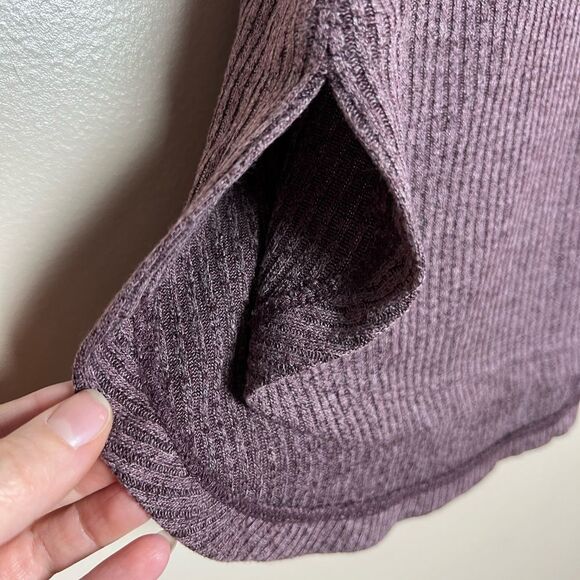 CLEARANCE! Wild Blue x Sadie Robertson Mock Neck Top Size M EUC - Picture 6 of 7